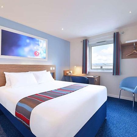Travelodge London Finchley Londres Quarto foto