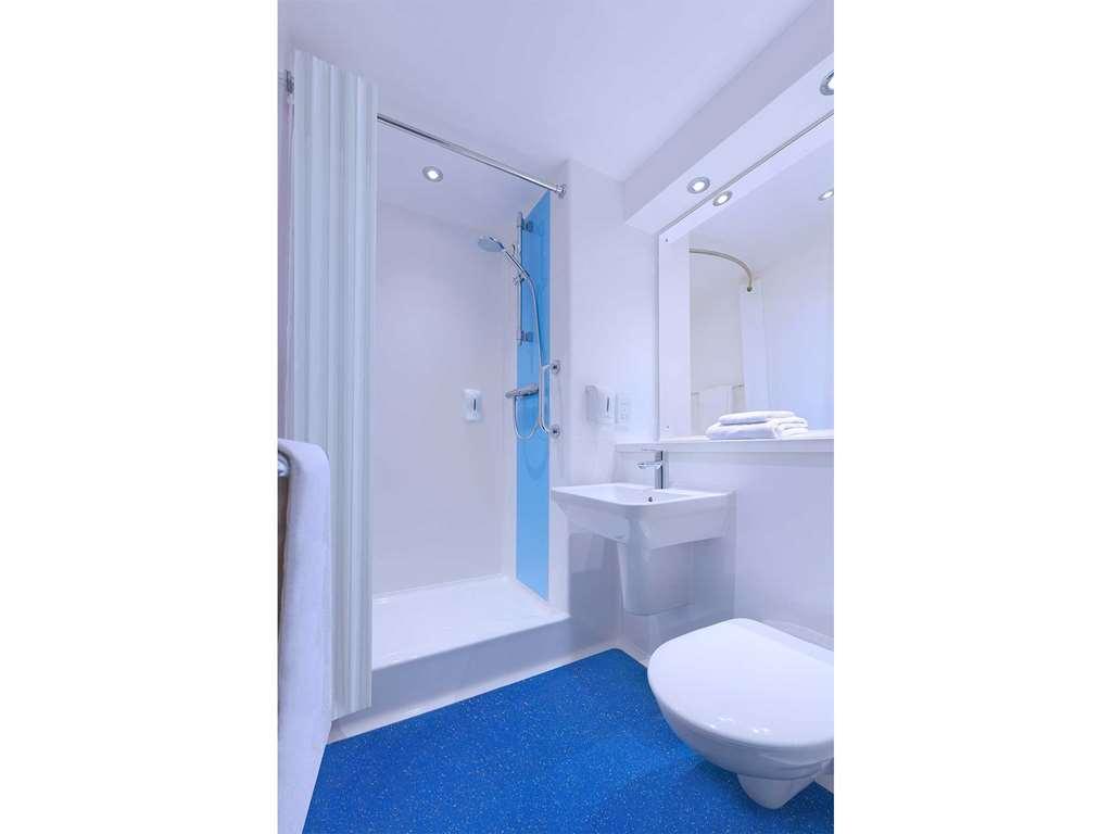 Travelodge London Finchley Londres Quarto foto